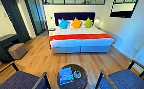 Point B Guest House -Sustainable Solar Energy
